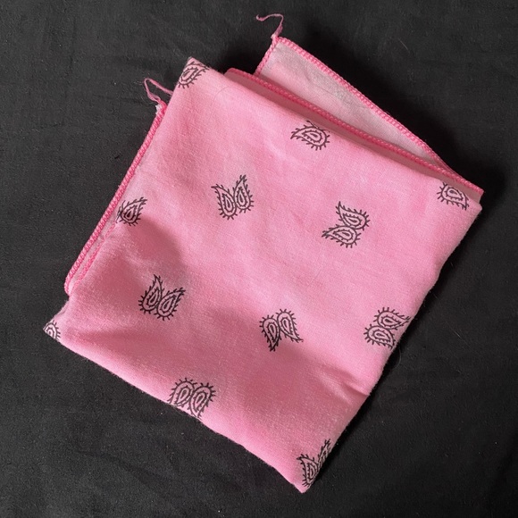 Pink bandana, very sturdy. - Picture 2 of 3